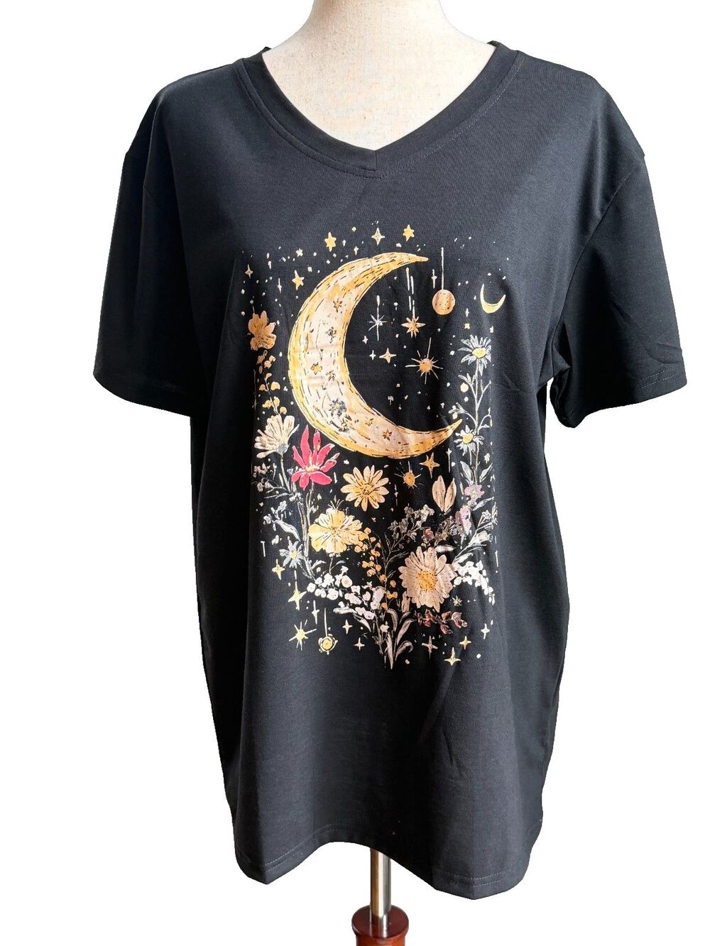 Moon and Wildflower Cottagecore Nature Botanical Black V-Neck T-Shirt Size XL